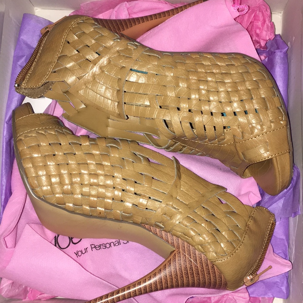 Crocheted pumps size 7.5